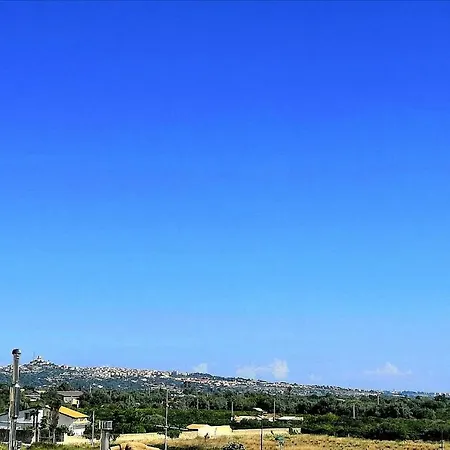 Sicilian Panoramic Apartment Floridia